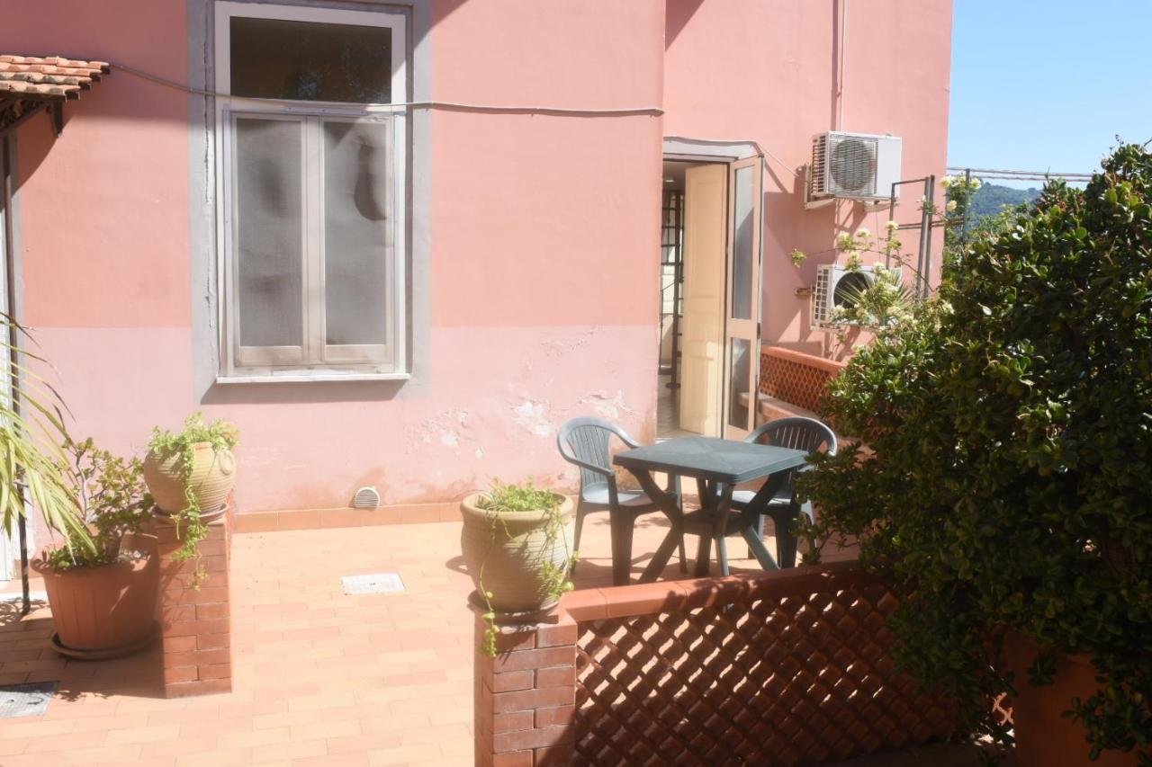 Villino Castellano Apartments Meta Exterior photo
