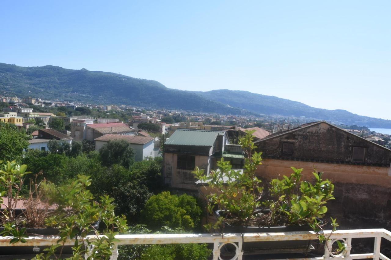Villino Castellano Apartments Meta Exterior photo