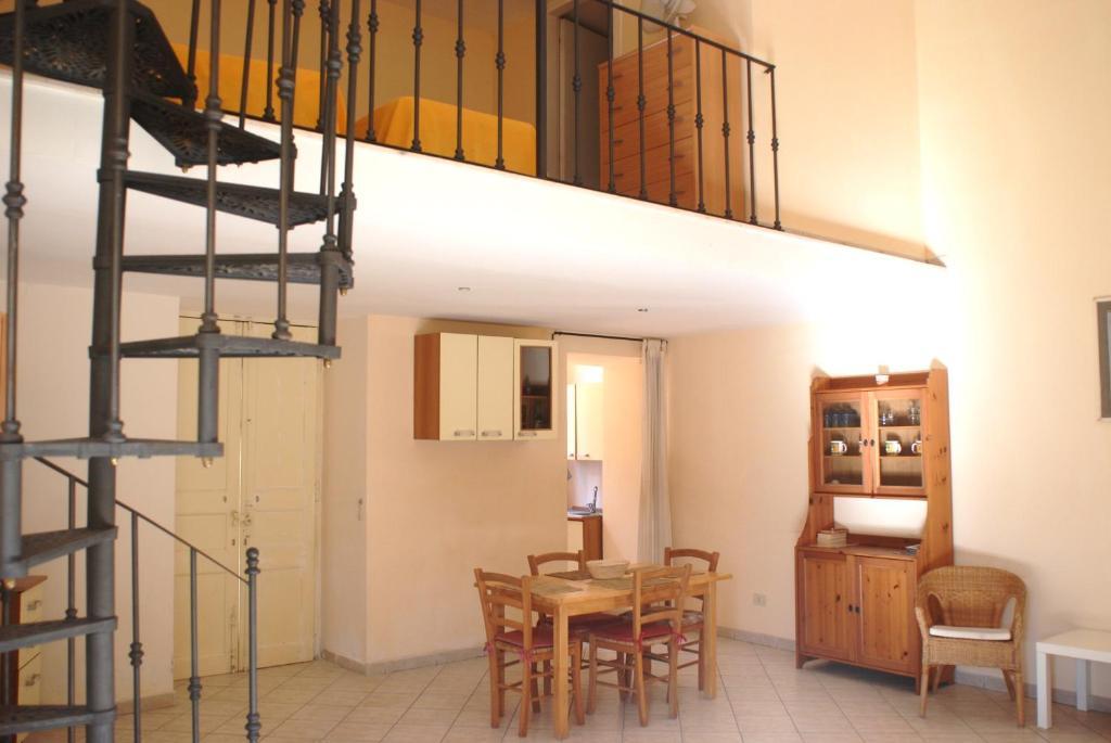 Villino Castellano Apartments Meta Room photo